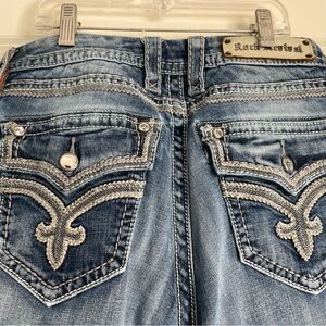 Rock Revival Ashley Straight Easy                     Rise 8"
Waste 29
Inseam 32